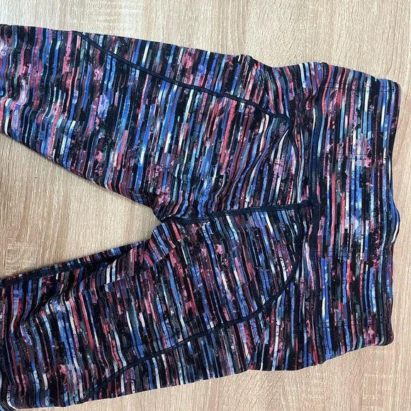 Lululemon multicolor bottoms size 6 - Picture 2 of 4